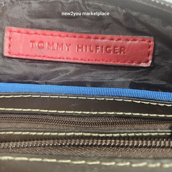 tommy hilfiger hand bag compact purse brown with black interior lightly used - Picture 12 of 16